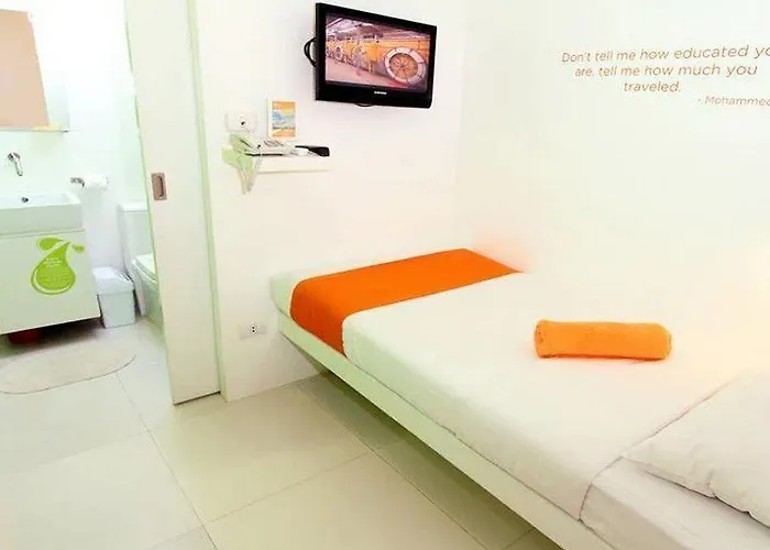 Islands - Uptown Hotel 2*