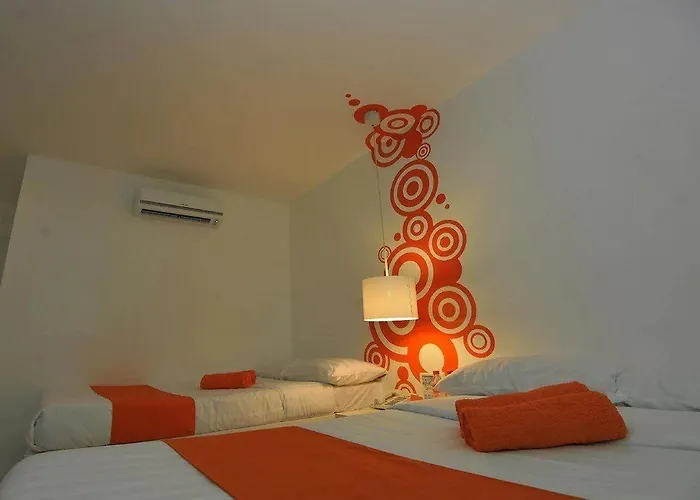 Islands - Uptown Hotel