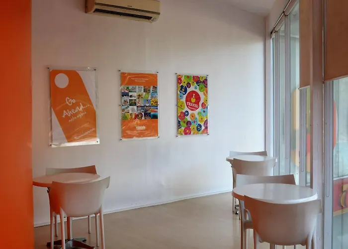 Islands - Uptown Hotel 2*